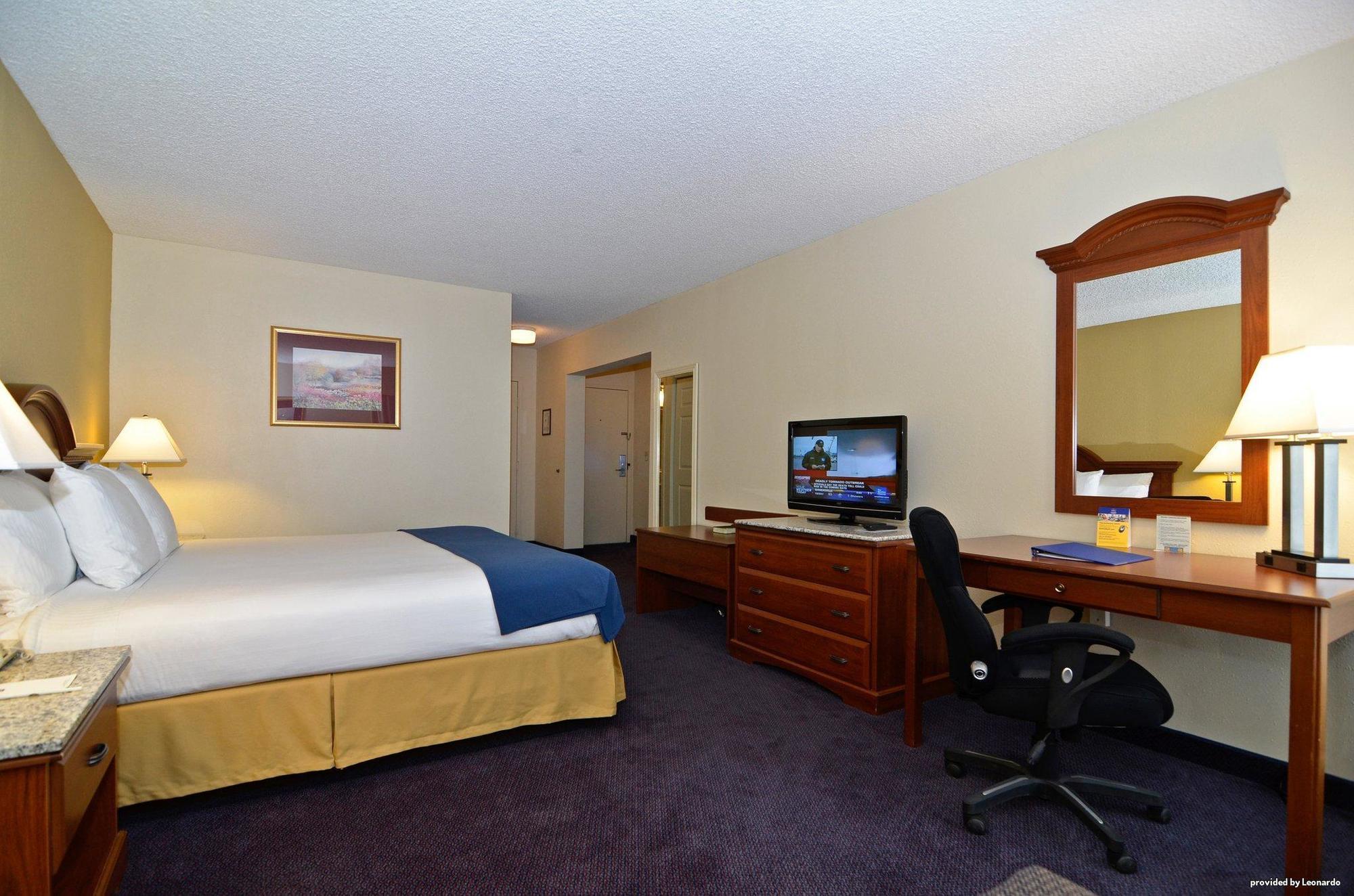 Best Western Plus Yadkin Valley Inn & Suites Jonesville Eksteriør billede