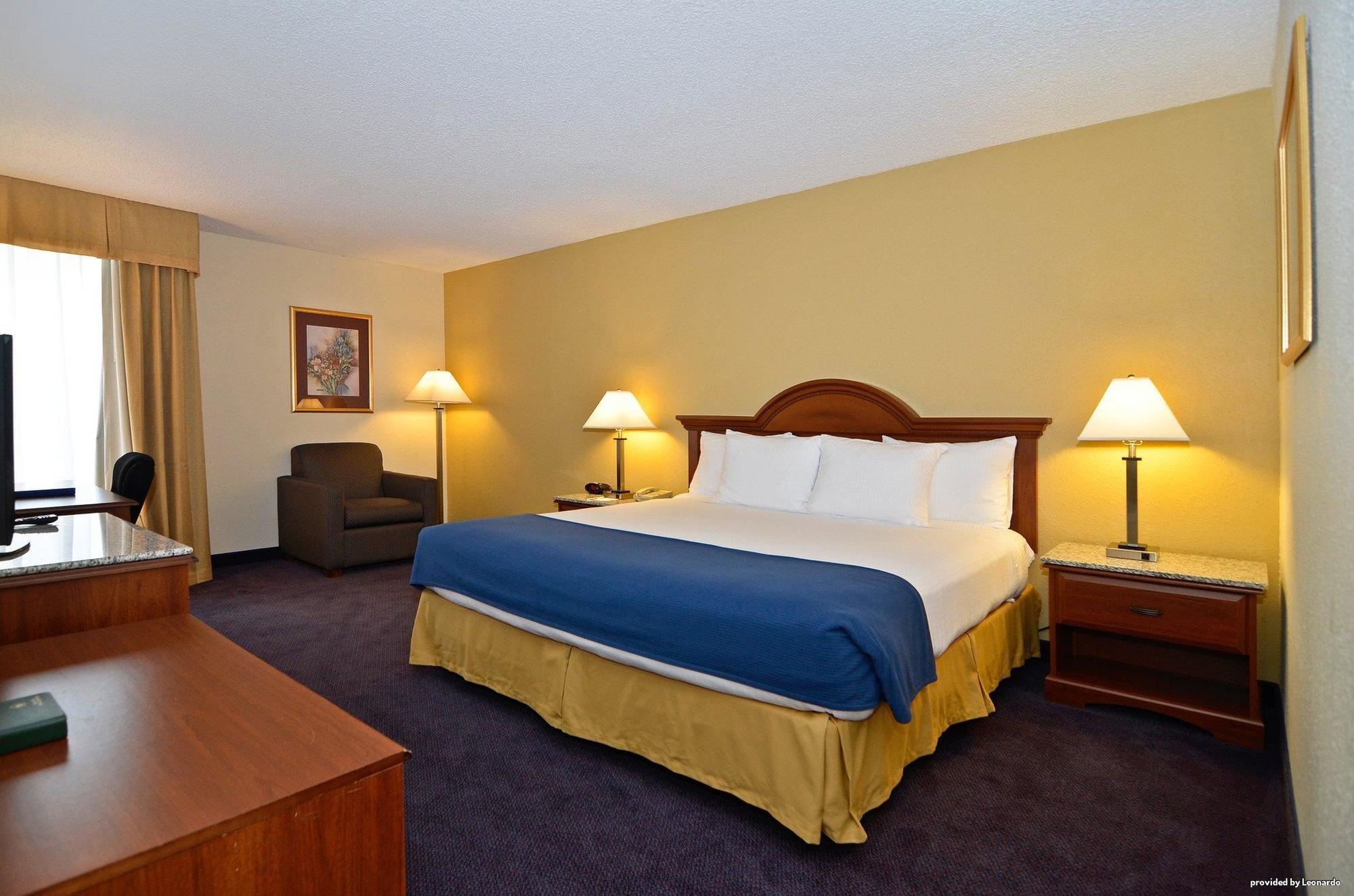Best Western Plus Yadkin Valley Inn & Suites Jonesville Eksteriør billede