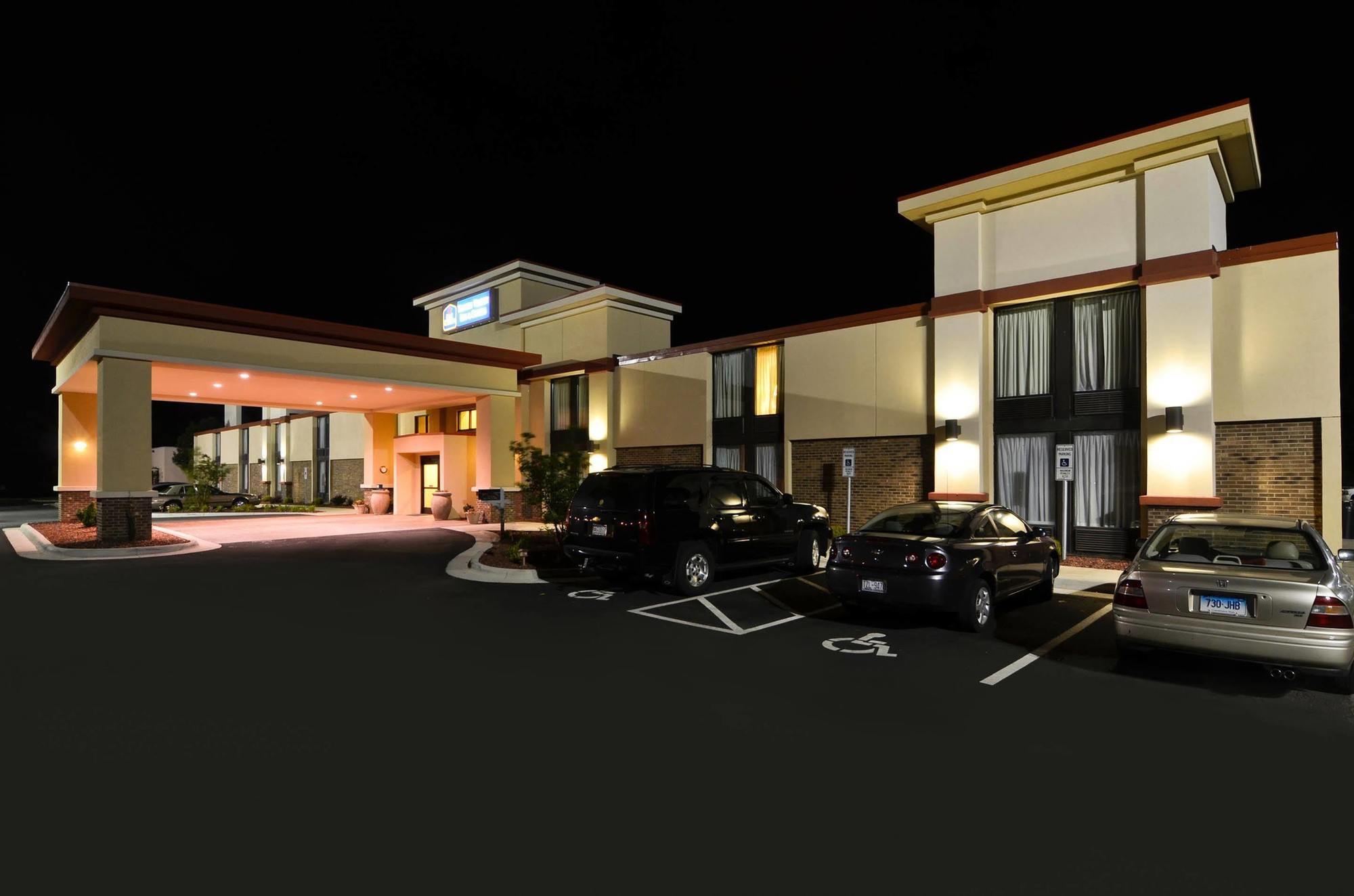 Best Western Plus Yadkin Valley Inn & Suites Jonesville Eksteriør billede