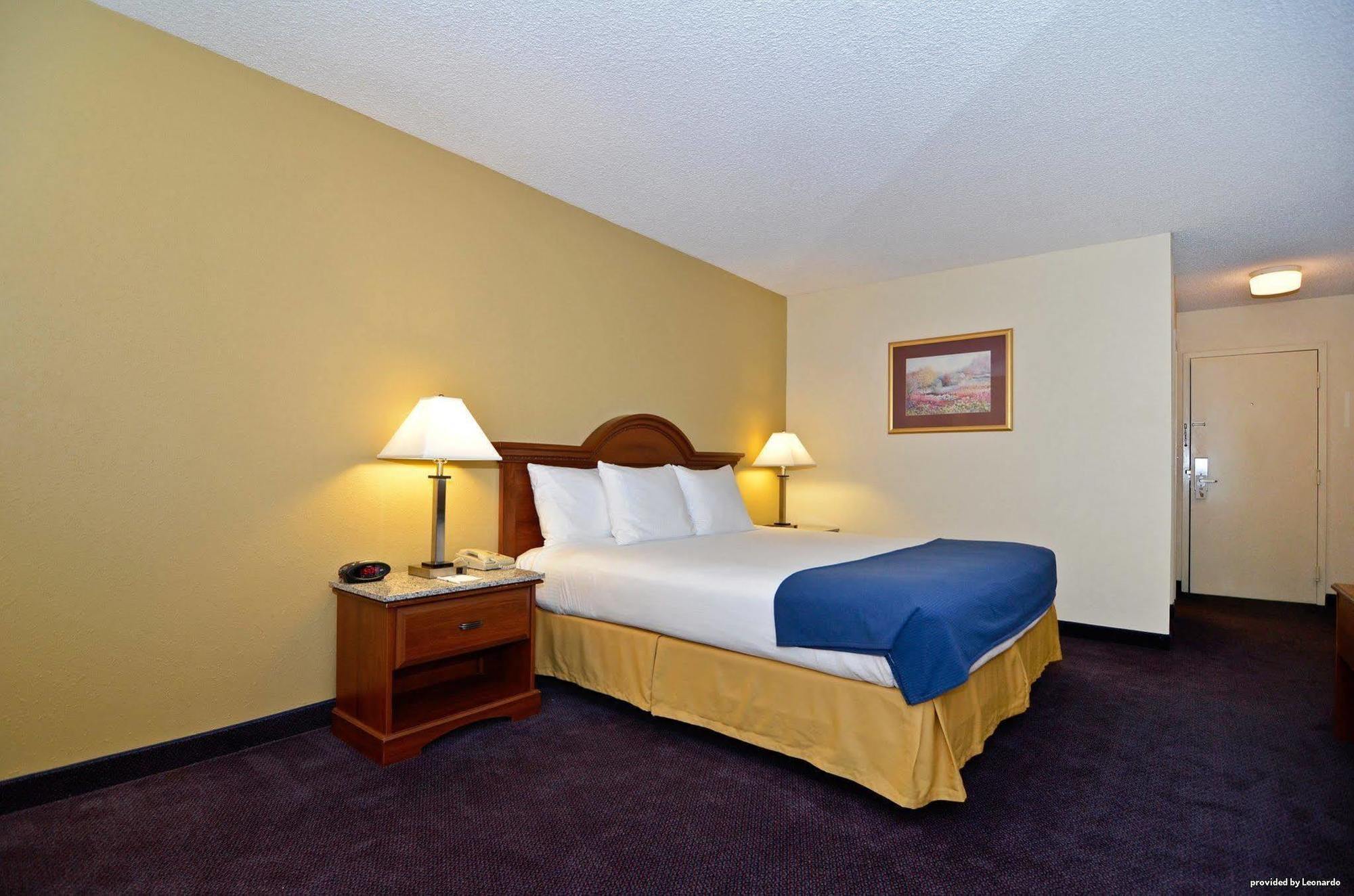 Best Western Plus Yadkin Valley Inn & Suites Jonesville Værelse billede