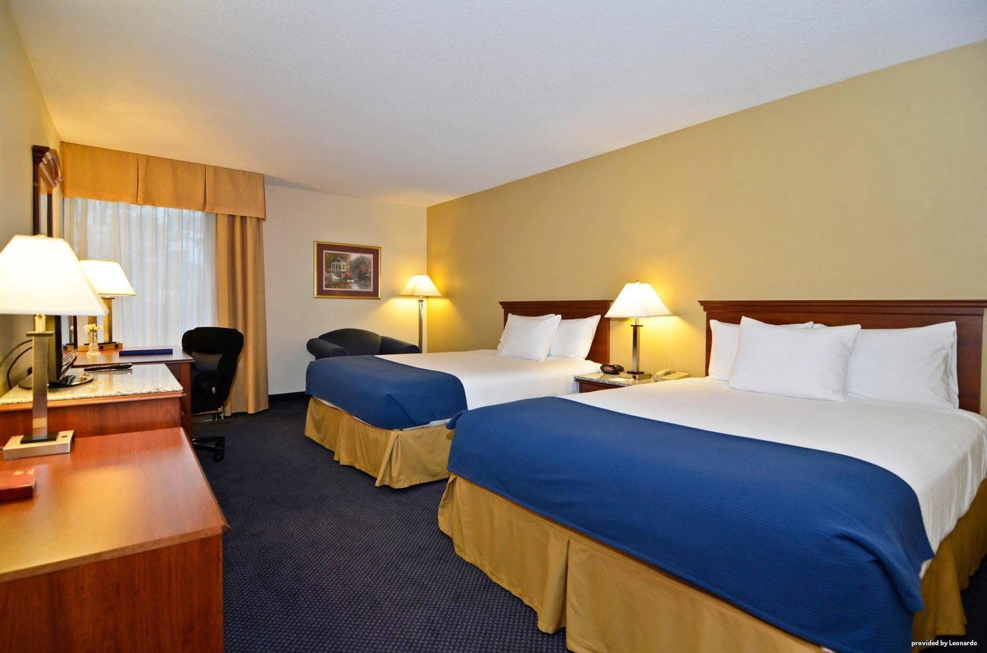 Best Western Plus Yadkin Valley Inn & Suites Jonesville Eksteriør billede