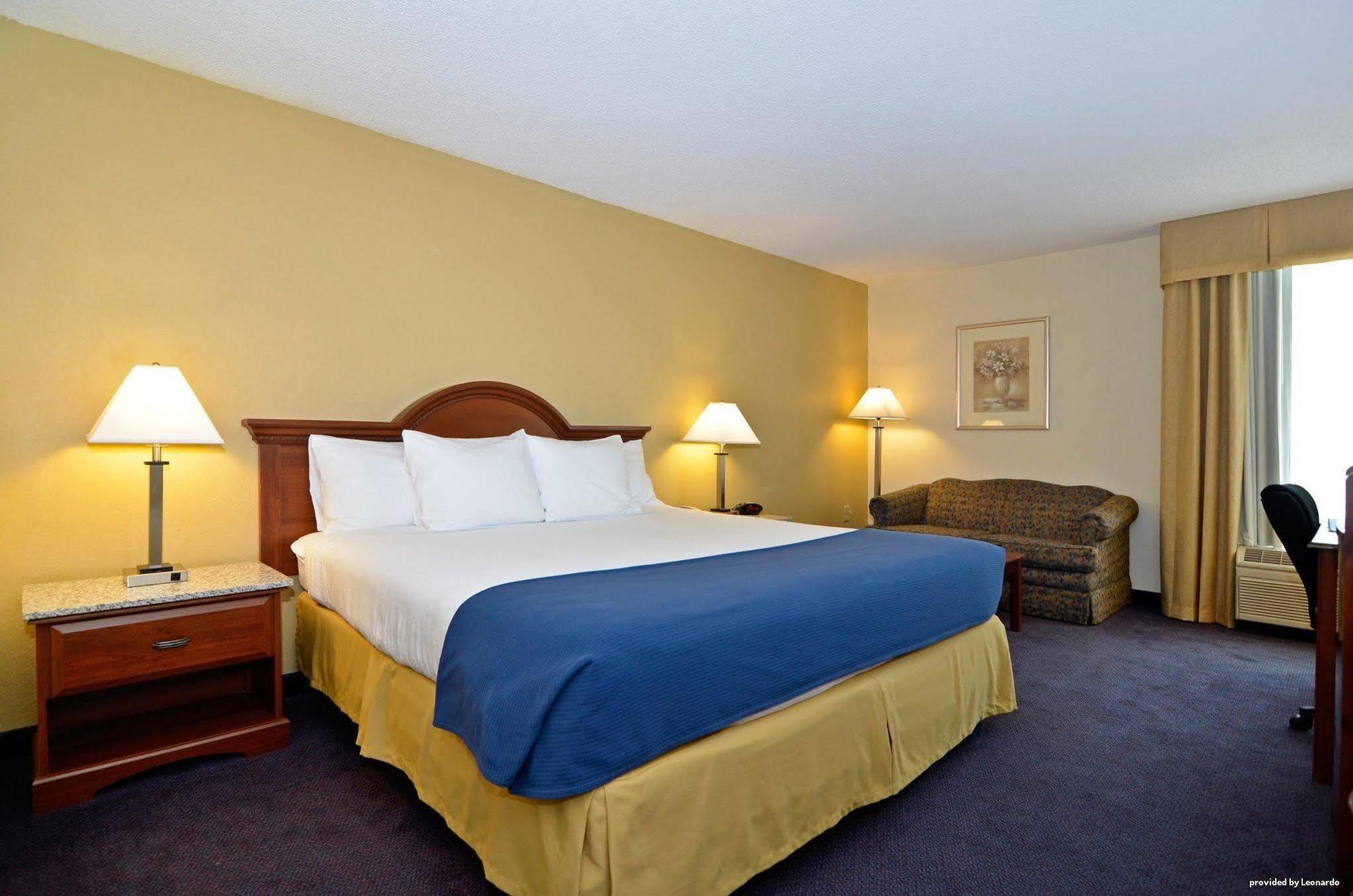 Best Western Plus Yadkin Valley Inn & Suites Jonesville Eksteriør billede