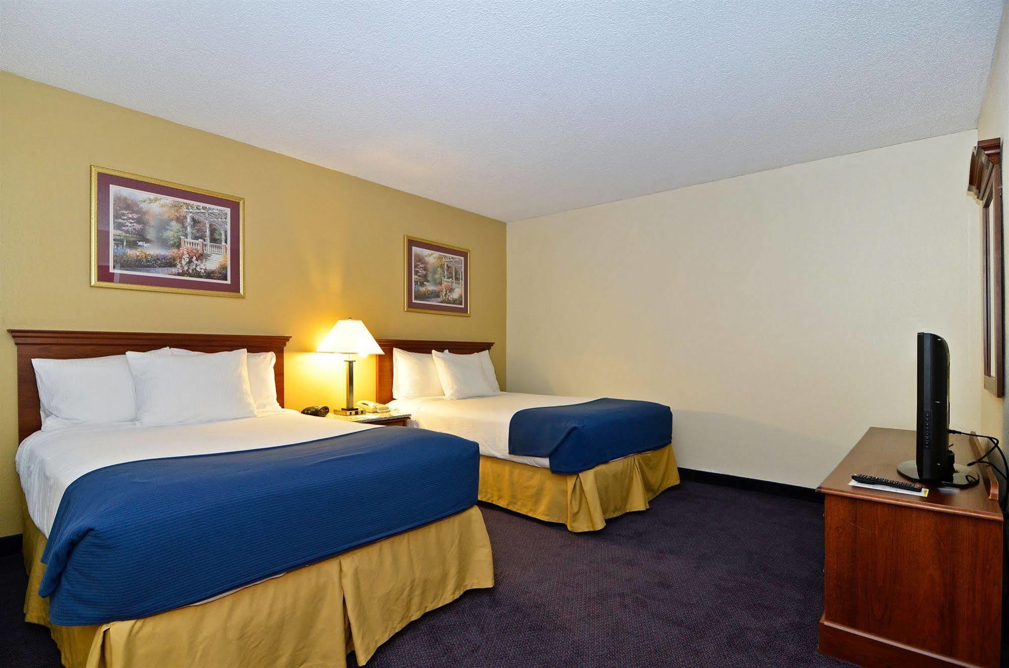 Best Western Plus Yadkin Valley Inn & Suites Jonesville Eksteriør billede