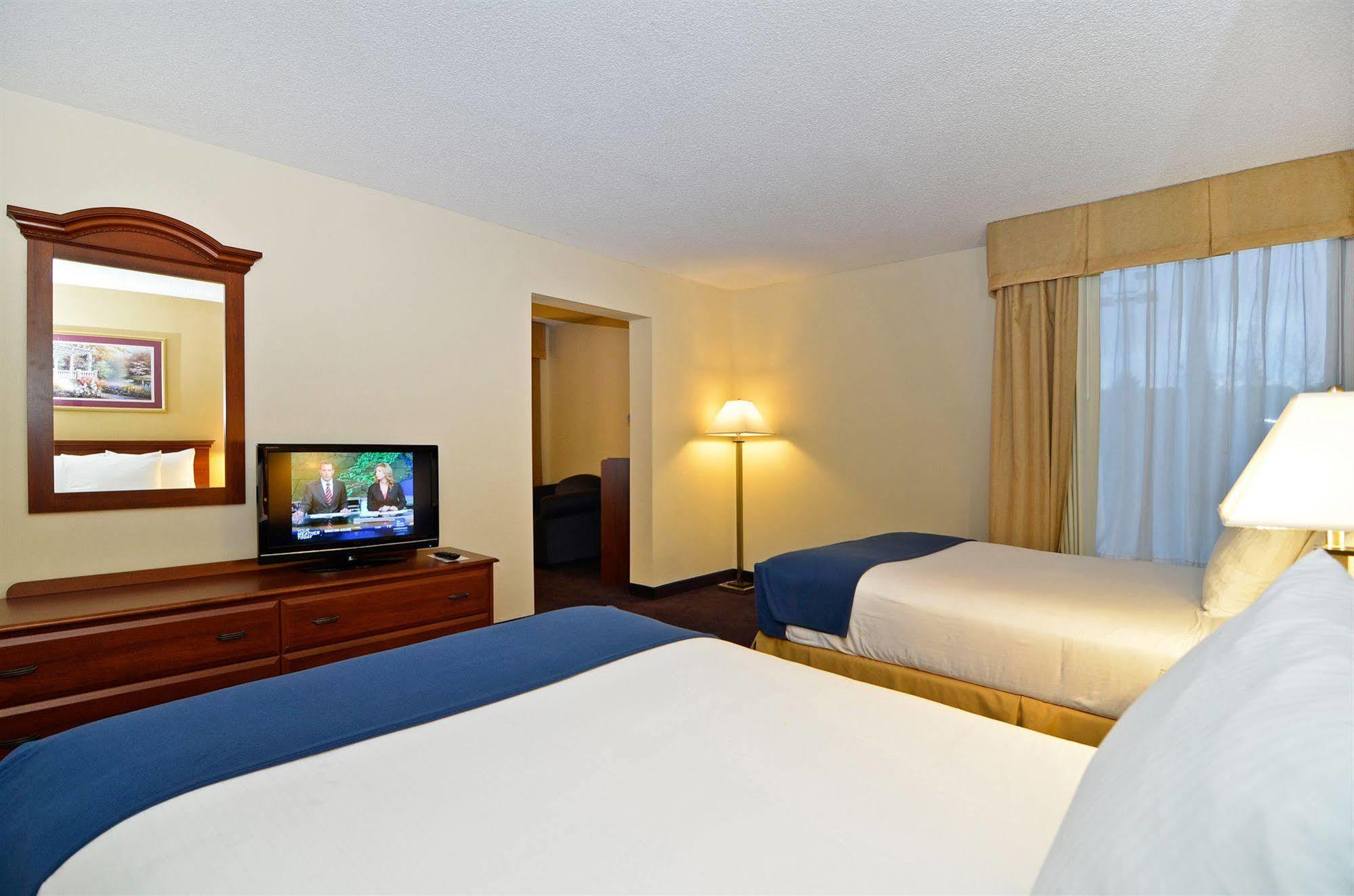 Best Western Plus Yadkin Valley Inn & Suites Jonesville Eksteriør billede