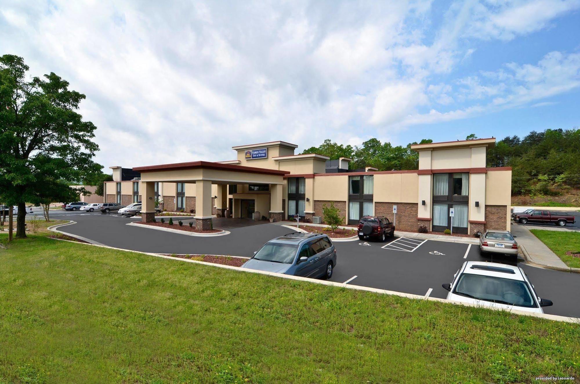 Best Western Plus Yadkin Valley Inn & Suites Jonesville Eksteriør billede